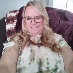 Meet your Posher, Becky